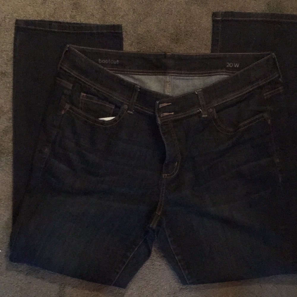 Bootcut jeans in a medium dark wash